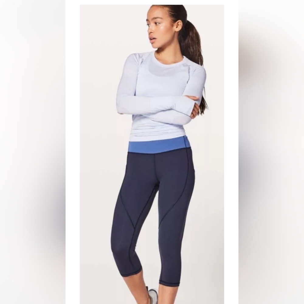 Lululemon cropped Quick Feet Midnight Navy/Morrocon blue Legging zip pocket 8
